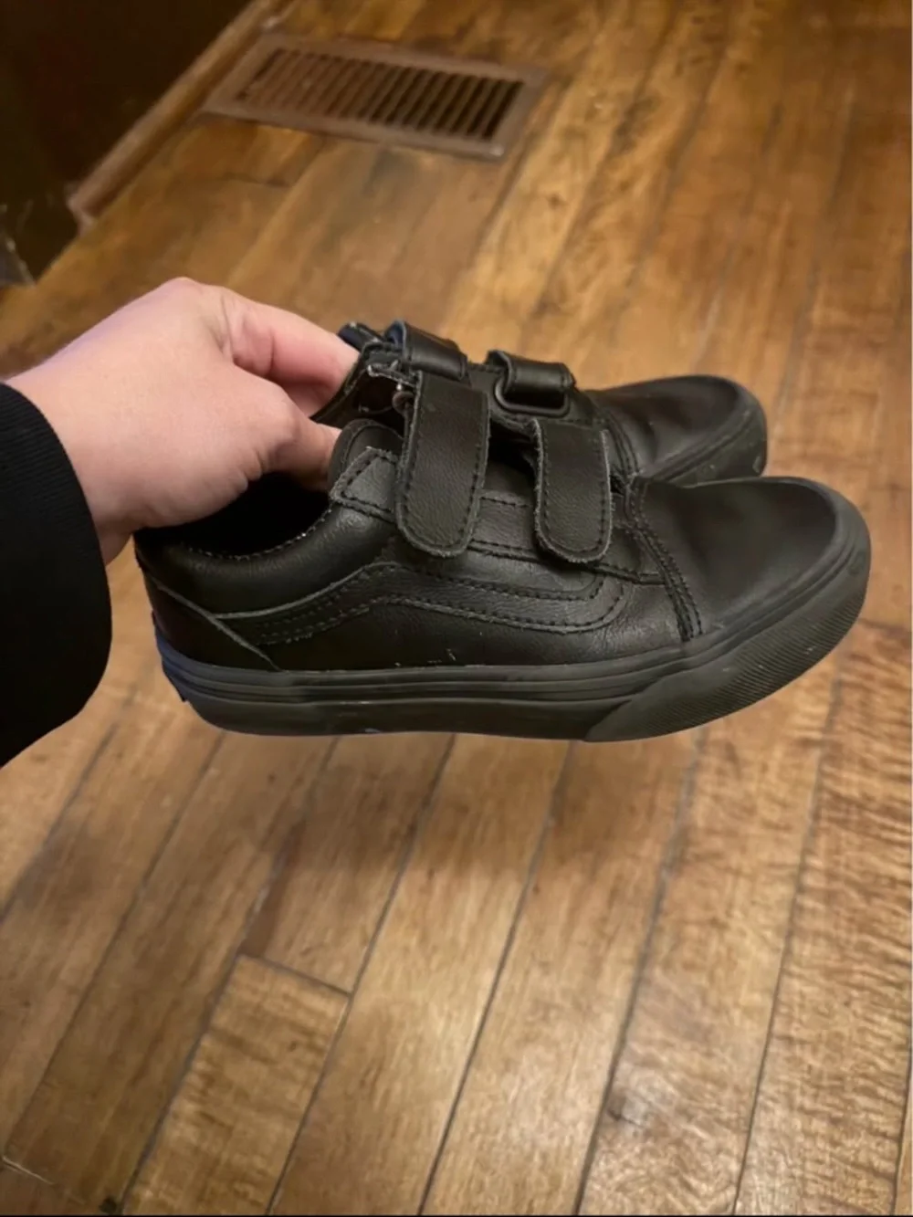 Vans Old Skool Leather Velcro Sneakers - Picture 2 of 3